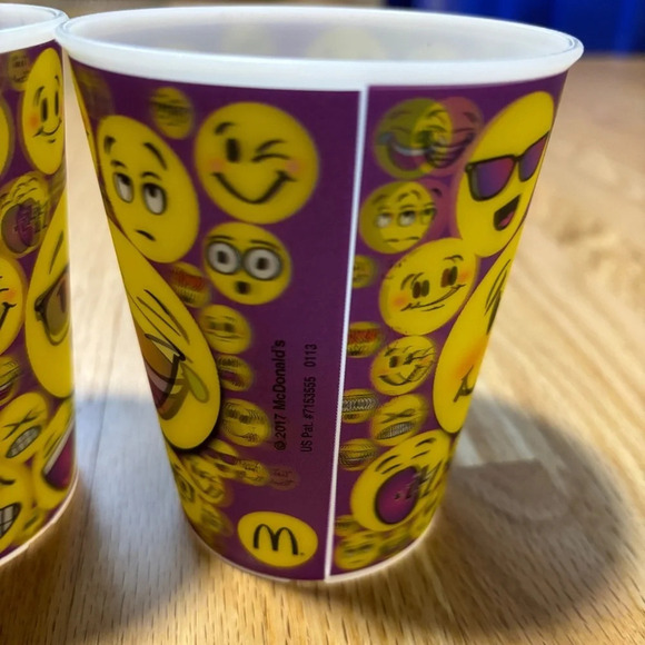 McDonalds |  3D Hologram Smiley Emoji Cups Happy Meal Toy 2017 Plastic 12 Oz - Picture 6 of 9